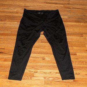 Black Old Navy Elevate Go-Dry Leggings